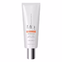 کرم ضد آفتاب رنگی ام کیو spf50 مدل لایت بژ مناسب پوست چرب حجم 55 میل