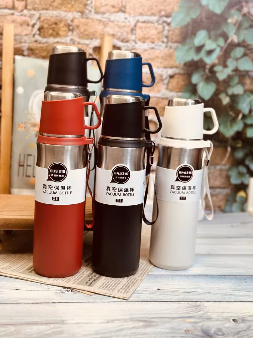 فلاسک لیوان دار کمرباریک کد 8111