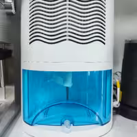 رطوبت گیر و بوگیر 2 لیتری چراغ دار 