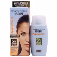 ضد آفتاب بی رنگ ایزدین مدل فیوژن واتر SPF50