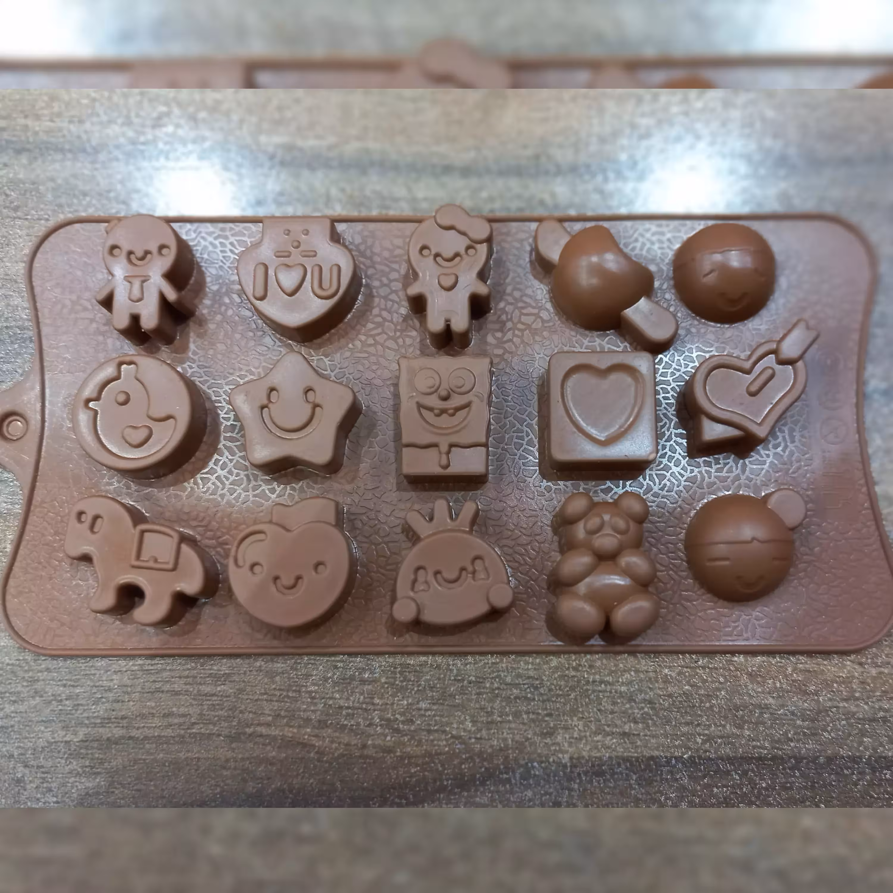 قالب شکلات جنس سلیکونی طرح عروسکی