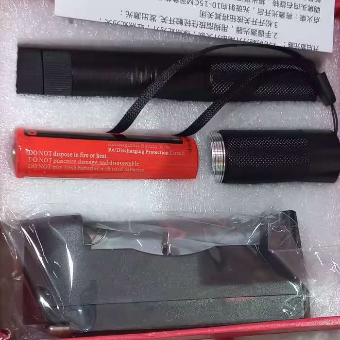 لیزر کیلومتری  نور سبز اصلی