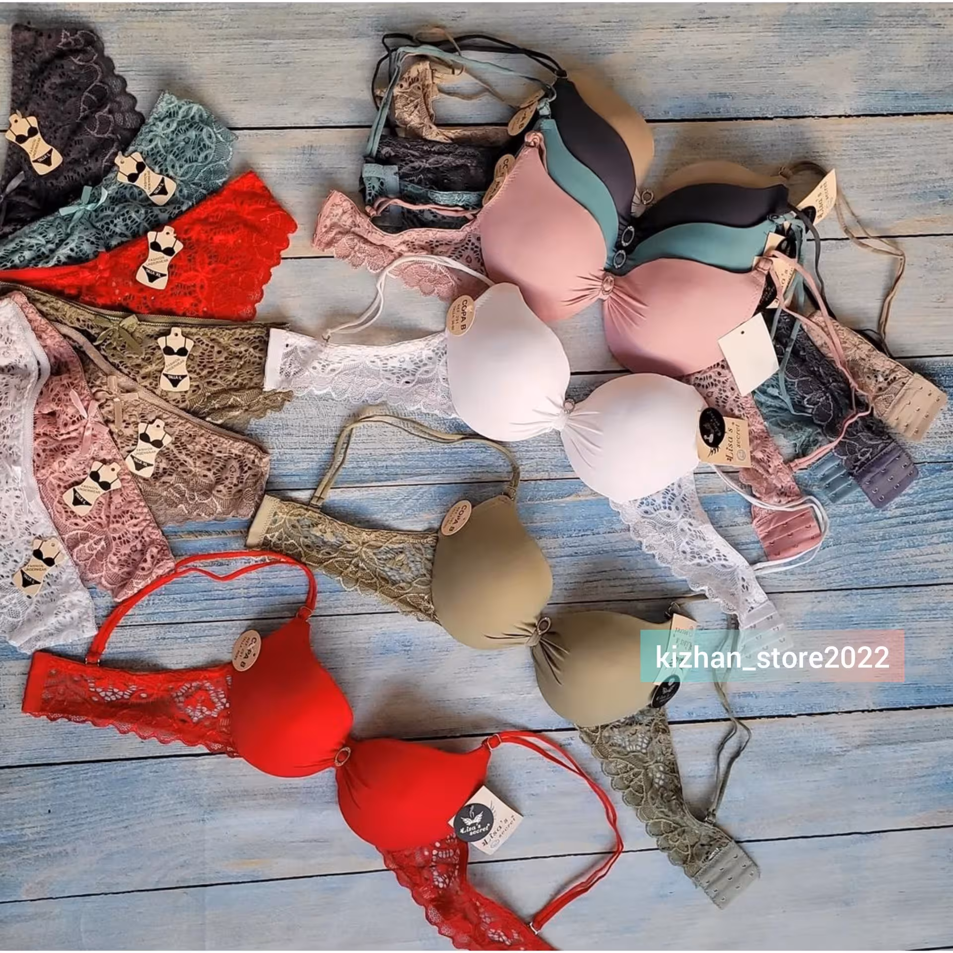 تک سایز 95 رنگ صورتی ست سوتین اسفنجی مدل  پاپیونی با شورت دانتل