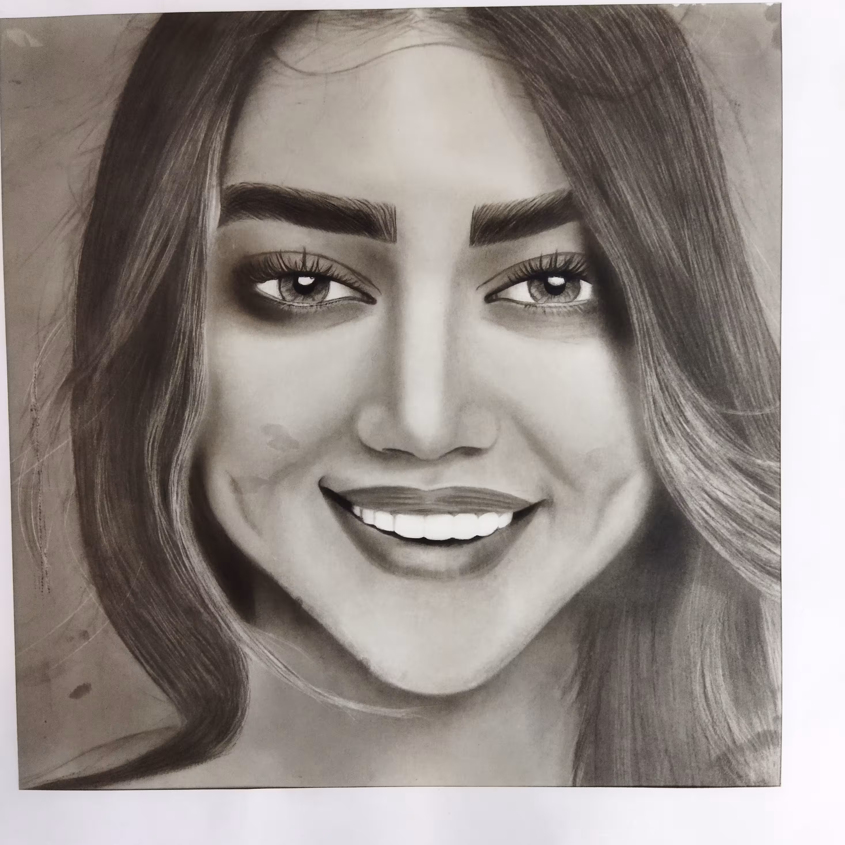 طراحی چهره سیاه قلم هایپررئال سایز a3 با شباهت کامل و قیمت مناسب.