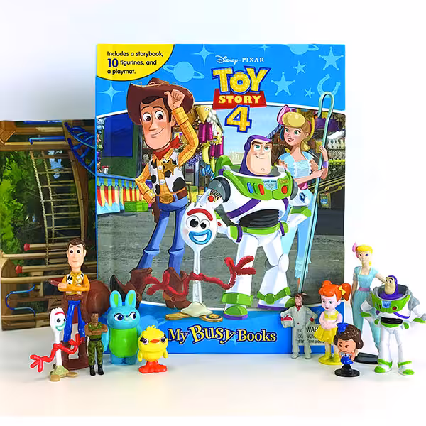 کتاب Toy Story با فیگور شخصیتهای داستان
