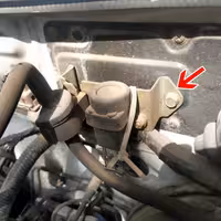 پایه محل نصب شیربرقی کنیستر و قطع کن بنزین پراید