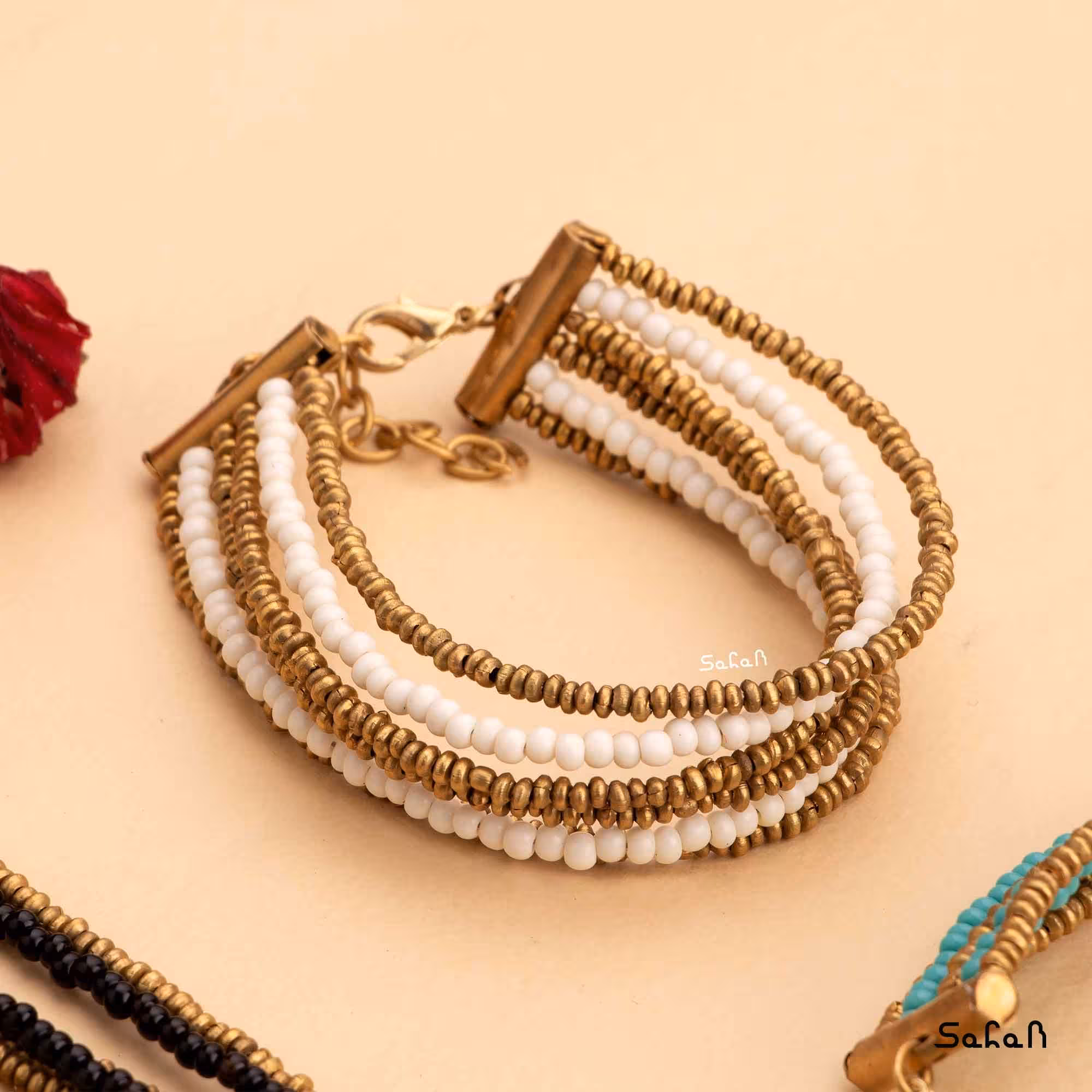 دستبند برنج و منجوق سفید