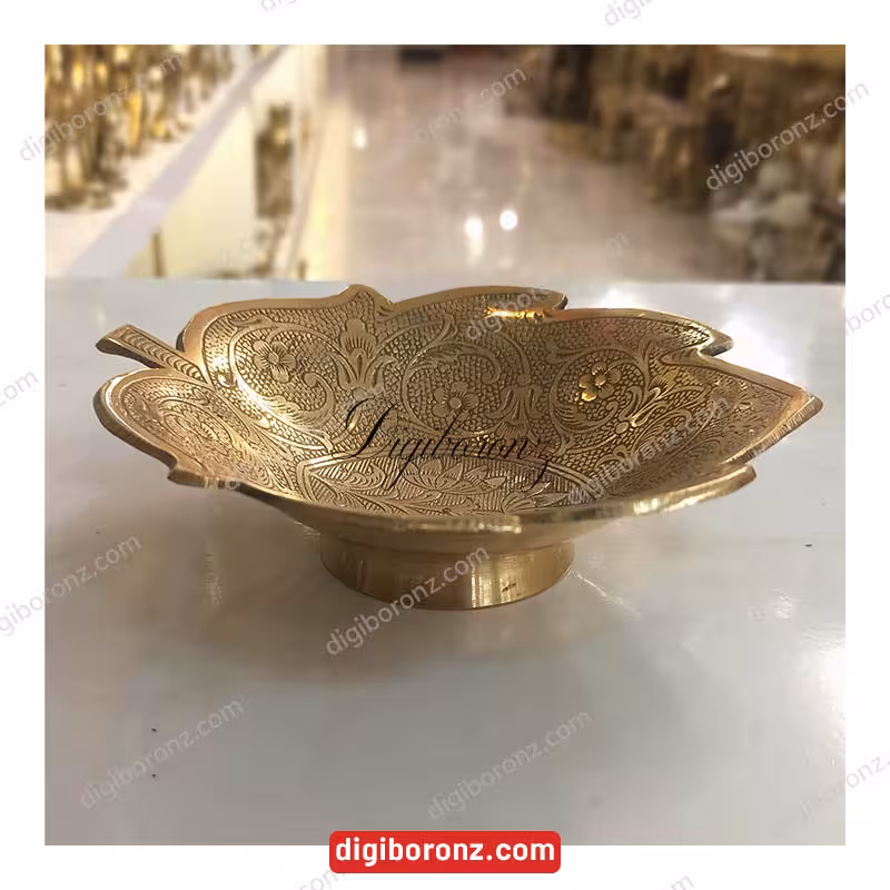 ظرف برنجی  ساخت هندوستان طرح برگ 15 سانت با کیفیت بالا (ظرف برنزی)