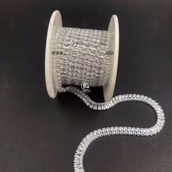 نگین باگت متری سایز 2 در 4 نقره ای