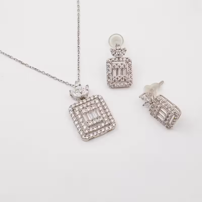 نیم ست نگین دار طلا سفید