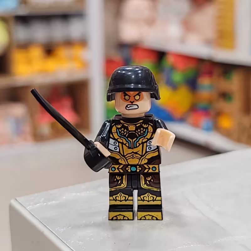 مینی فیگور لگو طلایی شمشیر دار وارداتی