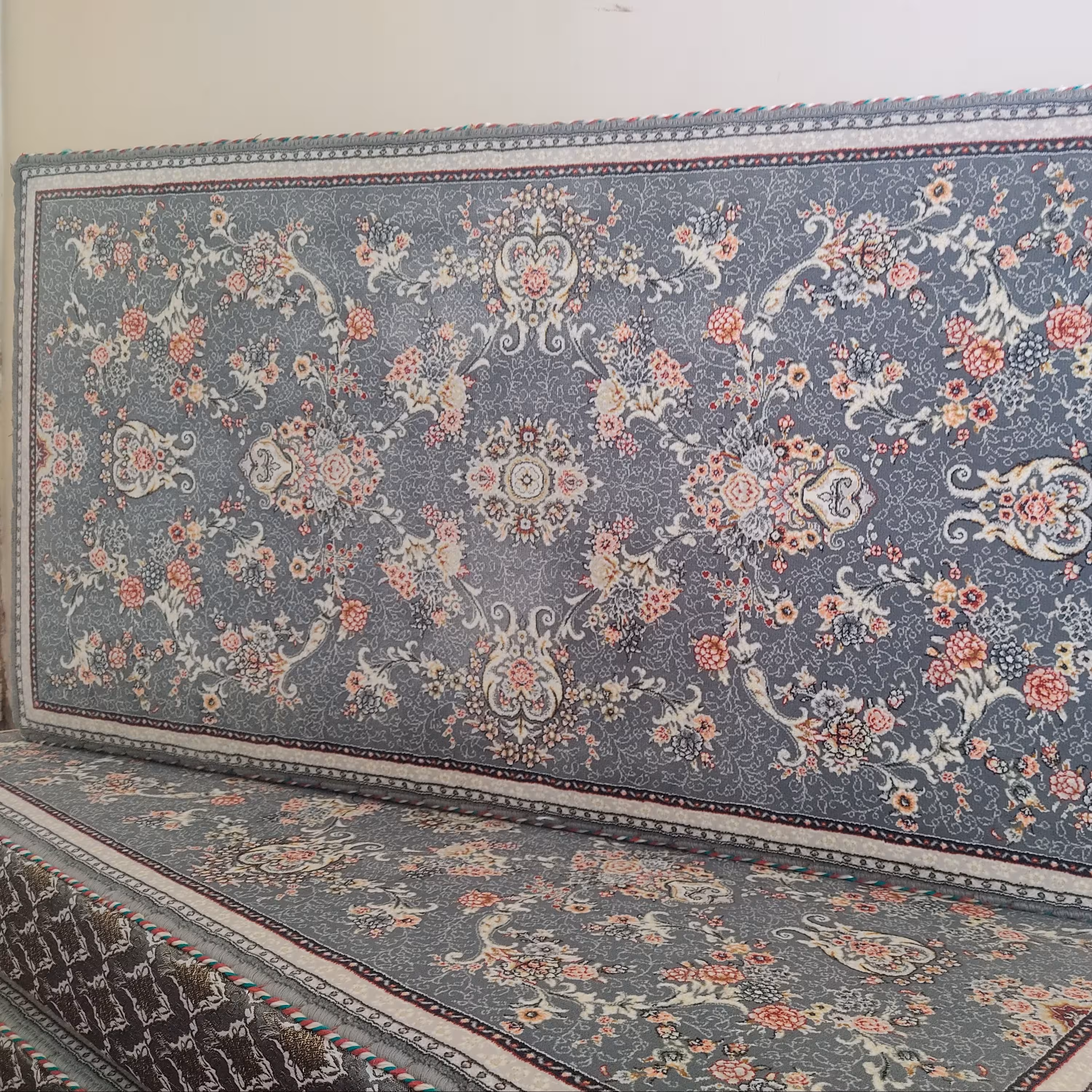 پشتی کاملا دست دوز با قالب مخصوص تزریقی درجه یک 