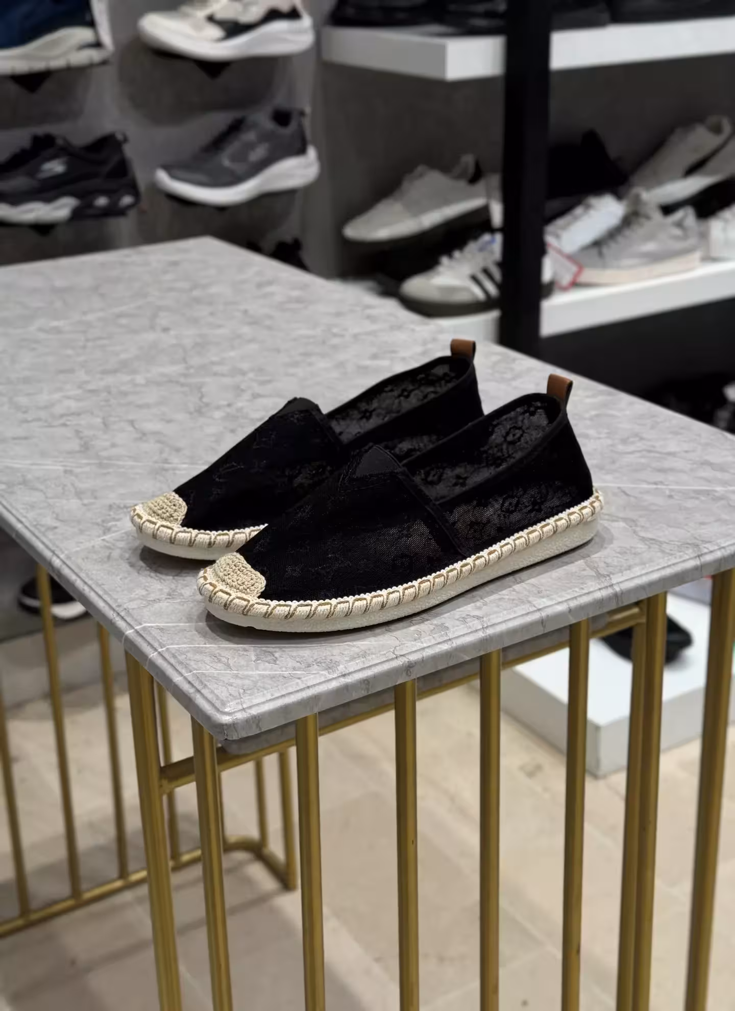 ونس کنفی وارداتی طبی کد m5256 رنگ مشکی سایز 41