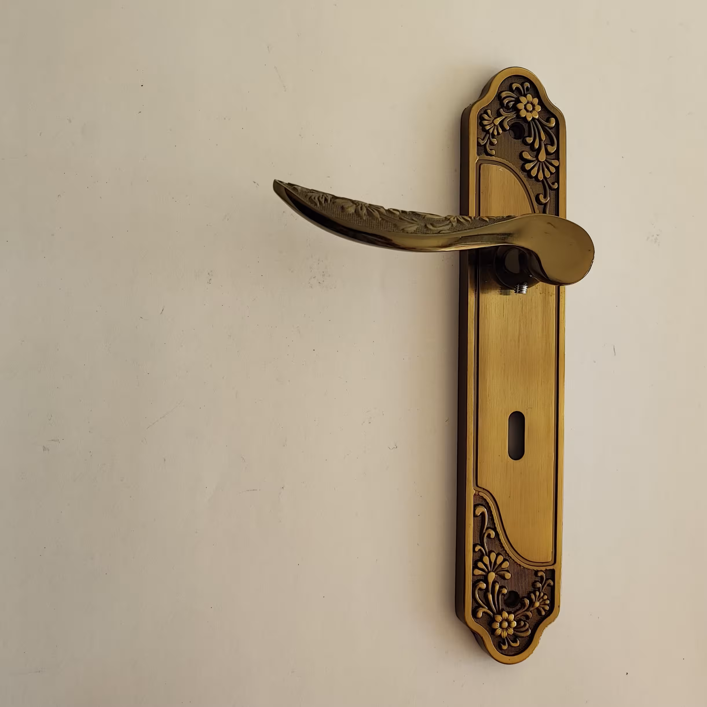 دستگیره درب چوبی 11000  زیتونی کلیدی  مخصوص در اتاق  