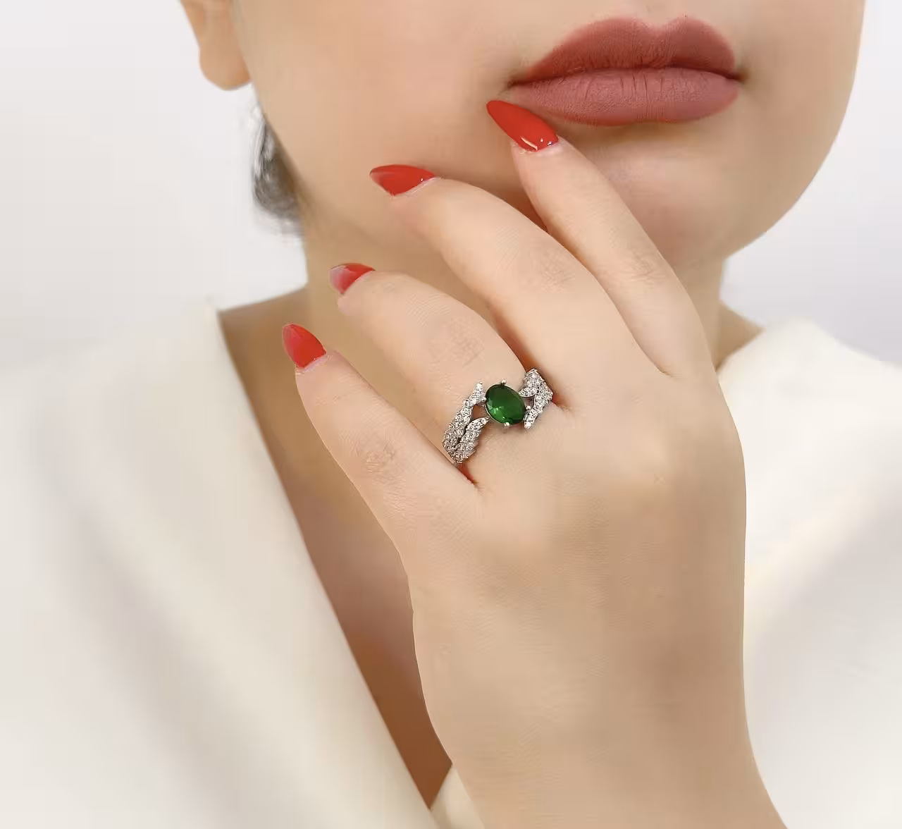 انگشتر زمرد جواهری نقره زنانه کد 11112