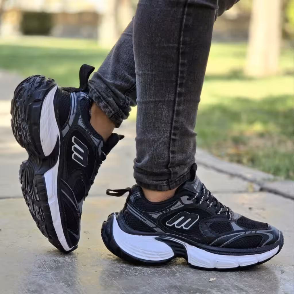 حراج باور نکردنی  کفش اسپرت مردانه پسرانه بالنسیاگا Balenciaga مدل 10 ایکس شیک و بادوام رنگ مشکی سفید با ارسال رایگان