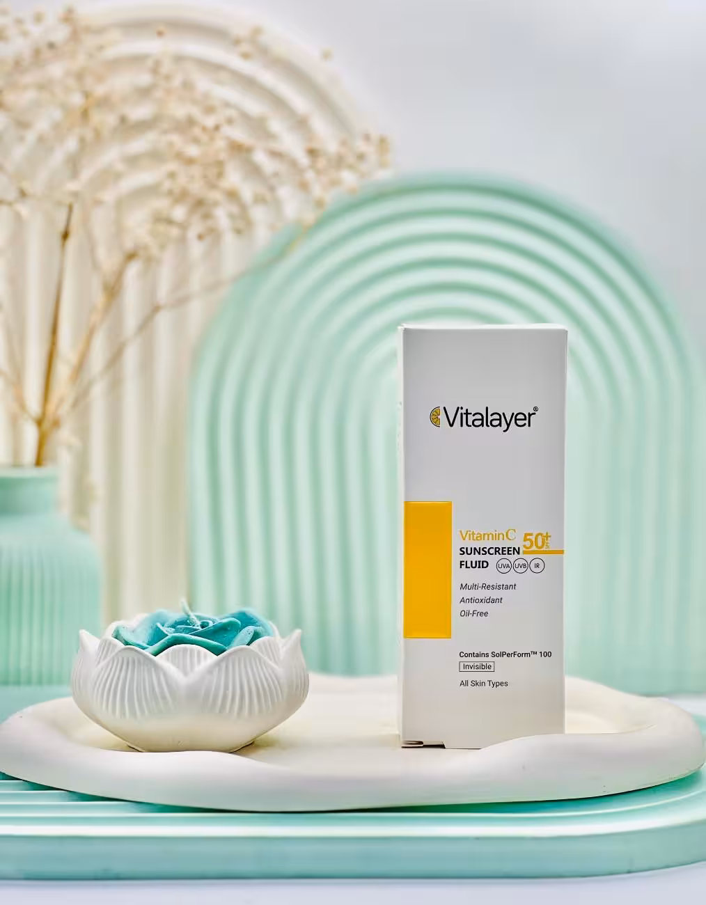 خرید فلوئید ضدآفتاب ویتامین سی SPF 50 ویتالیر بدون رنگ -
