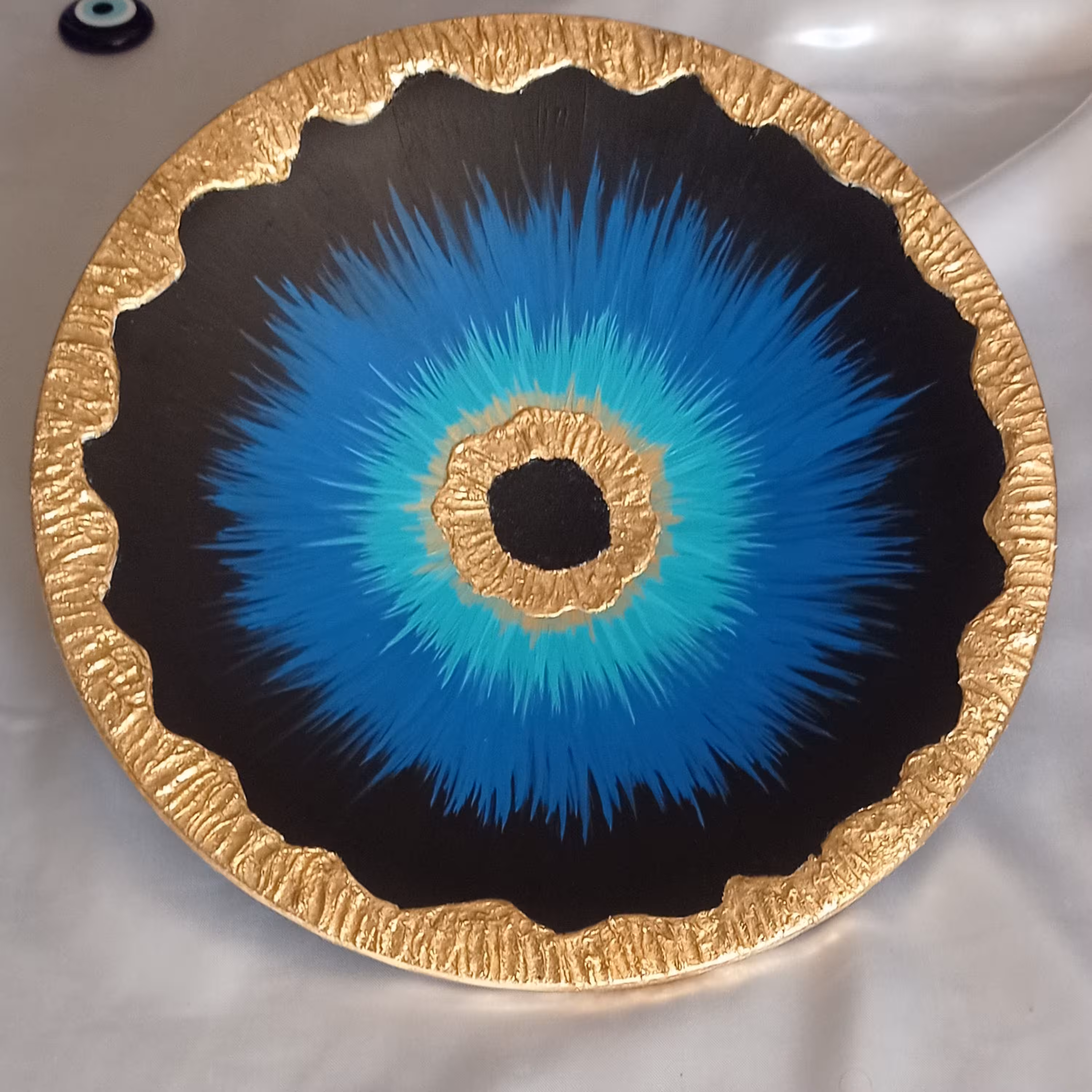 دیوارکوب چشم زخم تلفیق تکسچر و اکرولیک و ورق طلا  سفالی  30 سانتی 