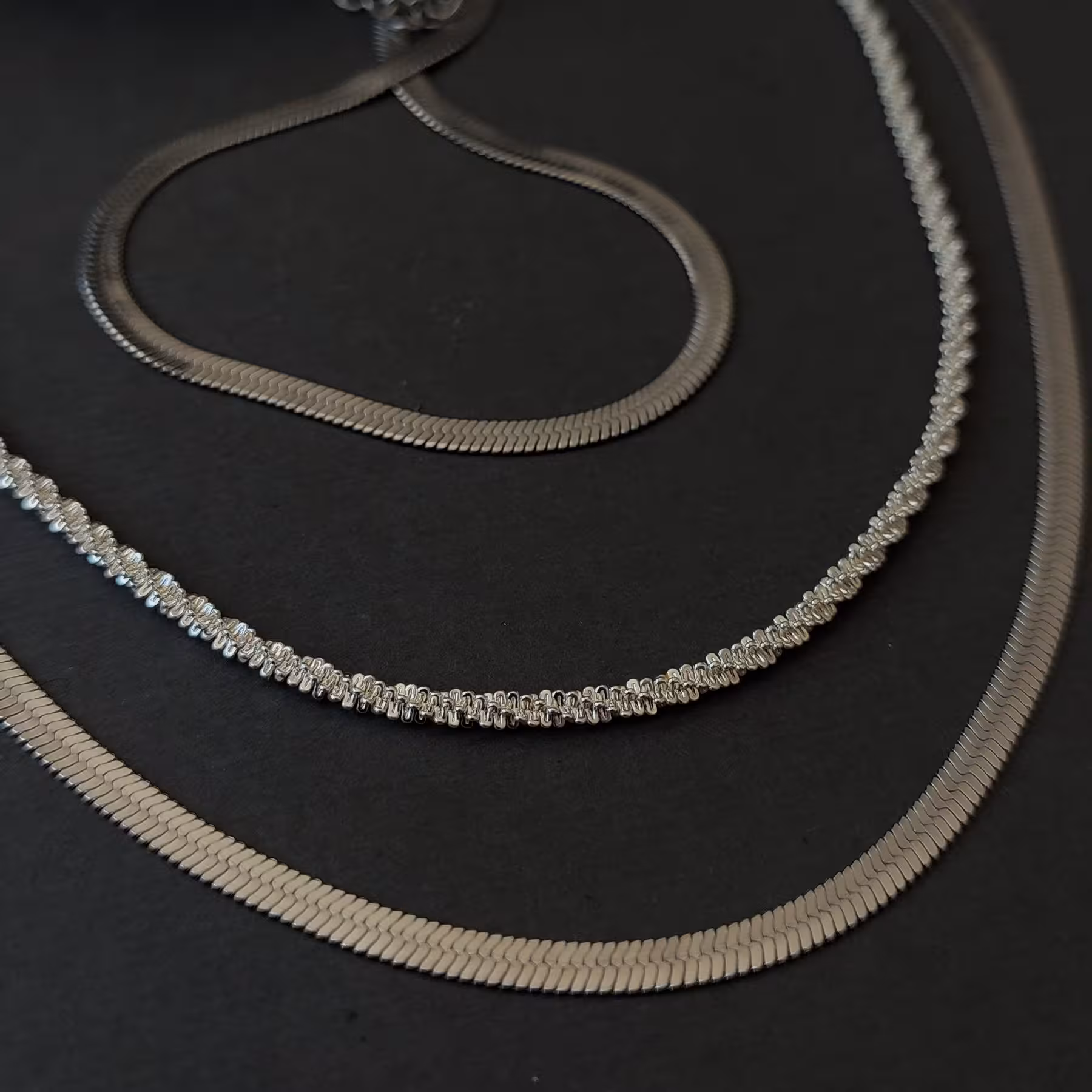 نیم ست گردنبند و دستبند  خاویار و ماری