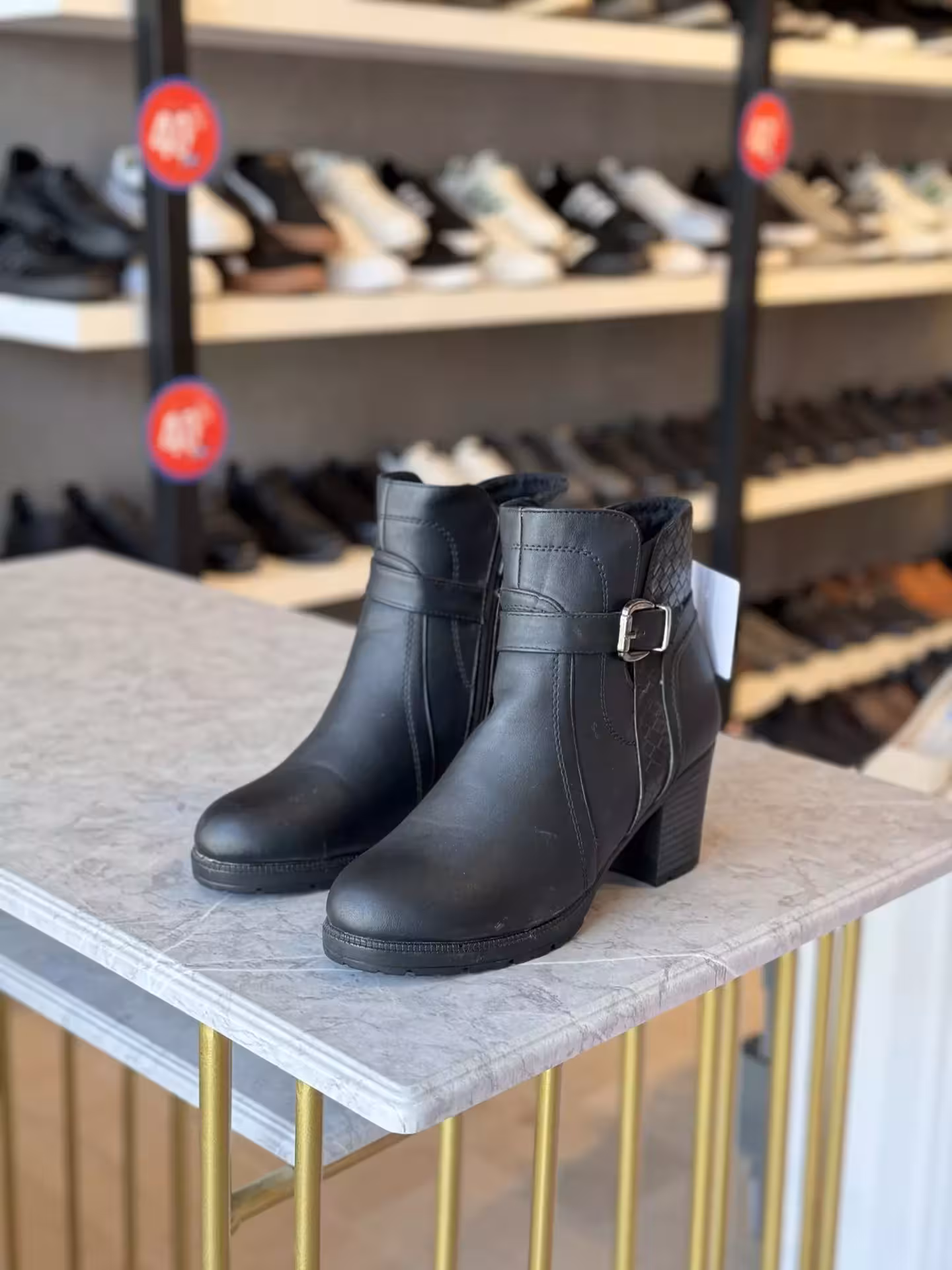 نیم بوت زنانه پاشنه بغل سگک کد N116 رنگ مشکی سایز 41