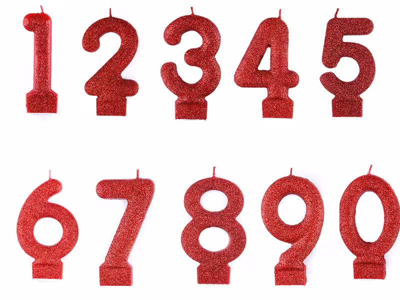 شمع اعداد قرمز اکلیلی