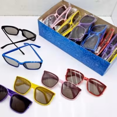 عینک مربع رنگی