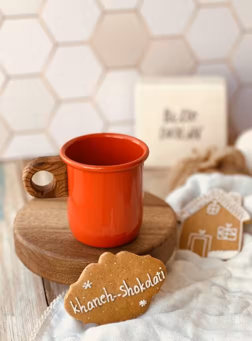 ماگ لعابی دسته چوبی قرمز