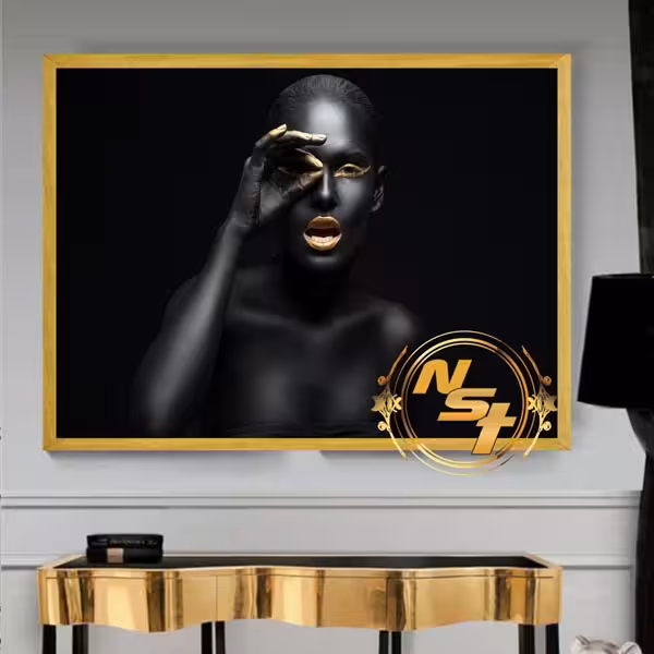 تابلو دکوراتیو زن سیاه پوست با آرایش طلایی کد GH132