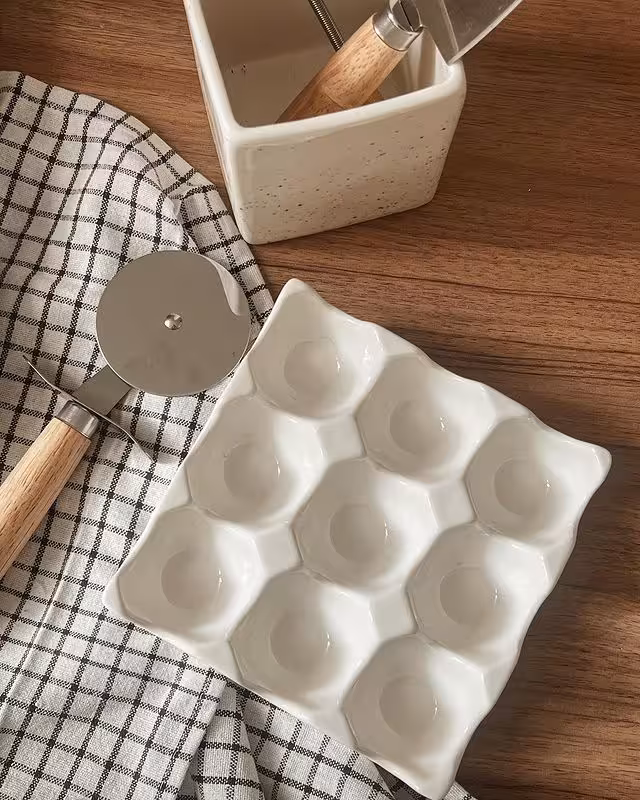 جاتخم مرغی سفید