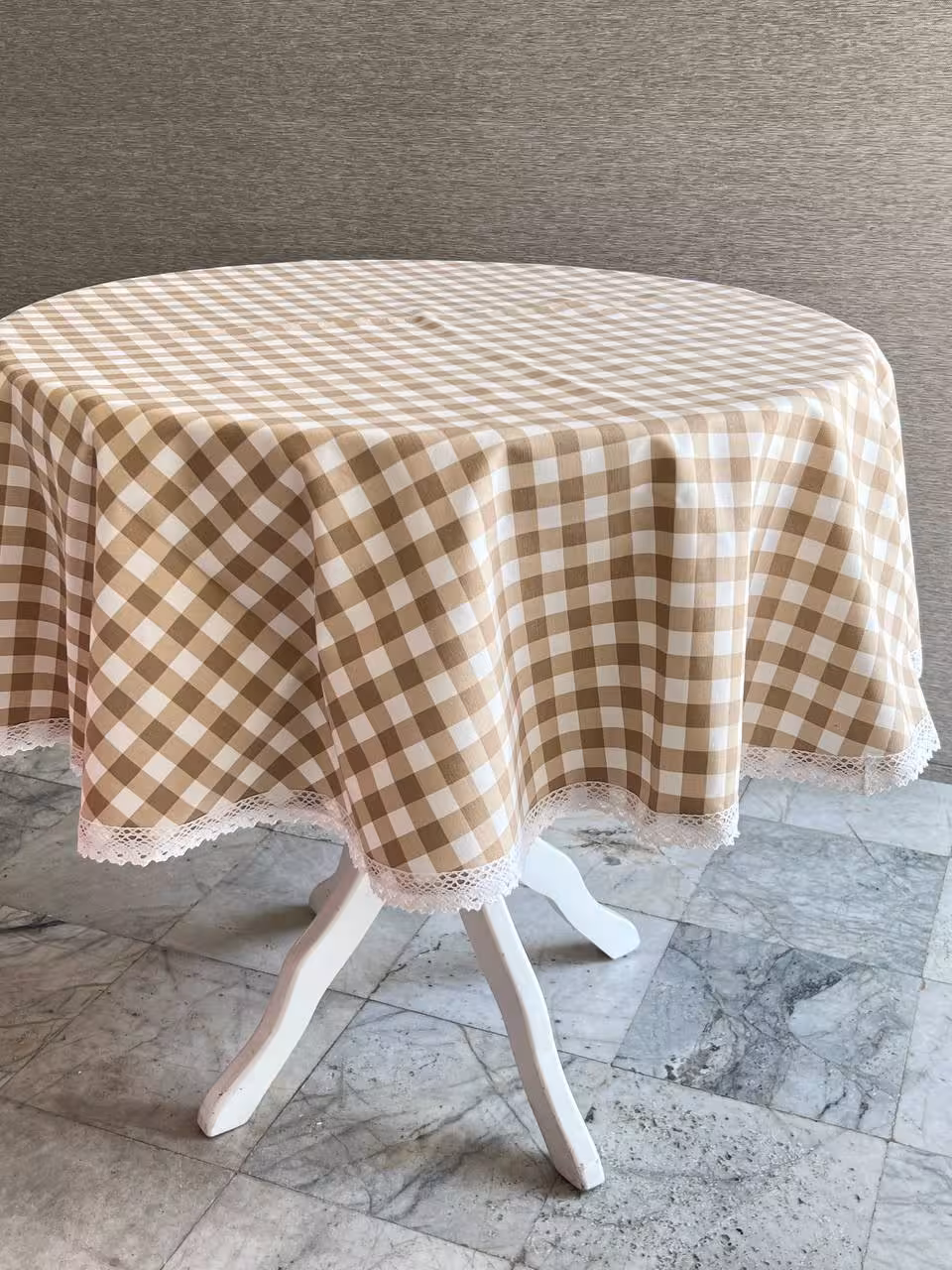 رومیزی گرد پارچه ای- داک چهارخانه نسکافه ای متوسط