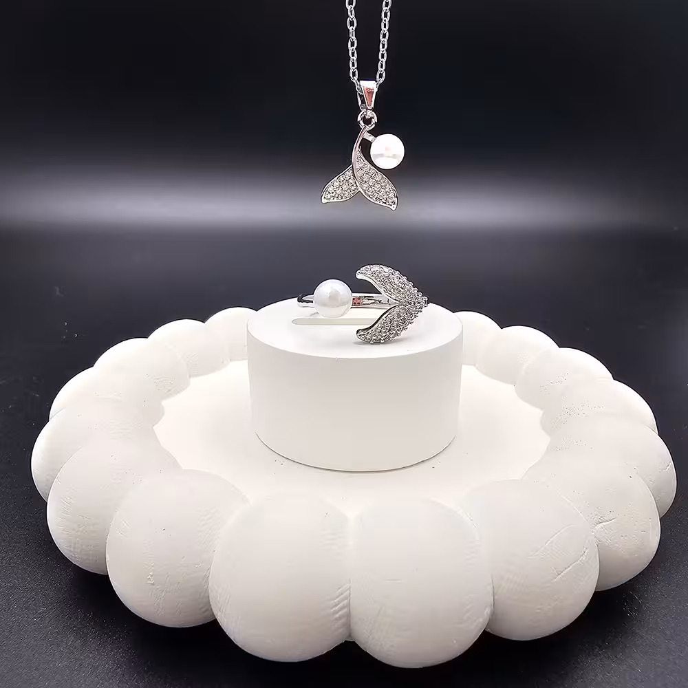 گردنبند و انگشتر جواهری دم وال و مروارید