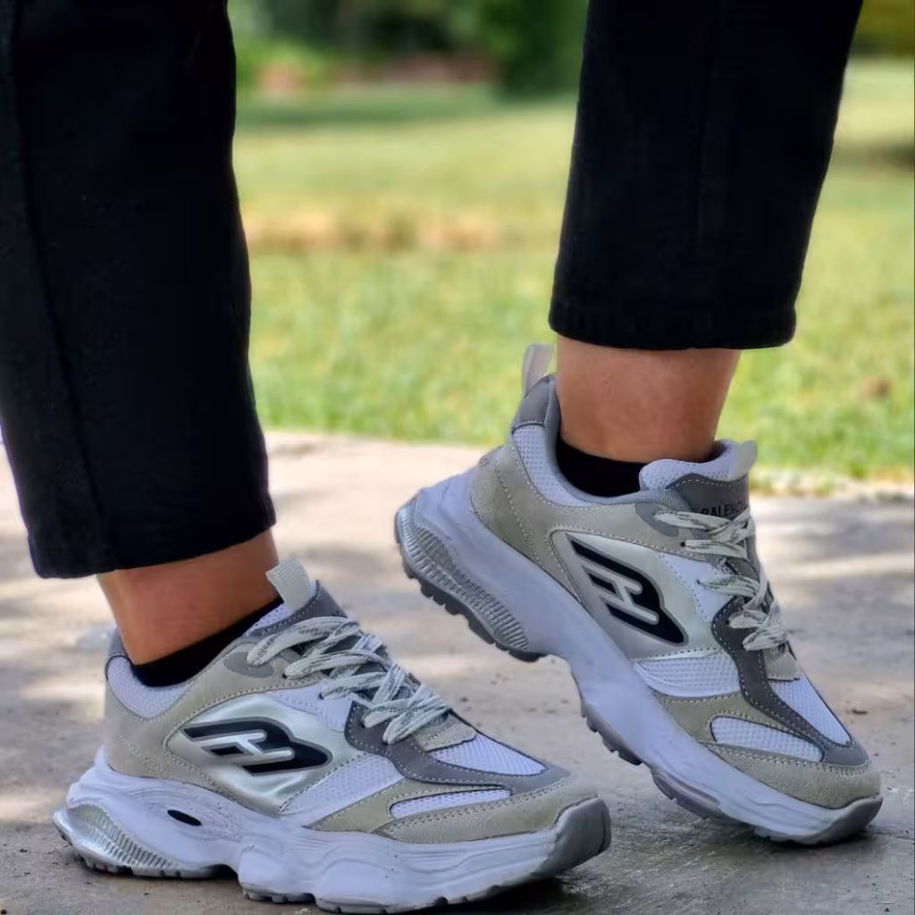 حراج فوق العاده  کفش کتونی اسپرت  زنانه و دخترانه زیره پیو مدل بالنسیاگا رنگ سفید طوسی  مناسب کار های روزانه  باارسال رایگان