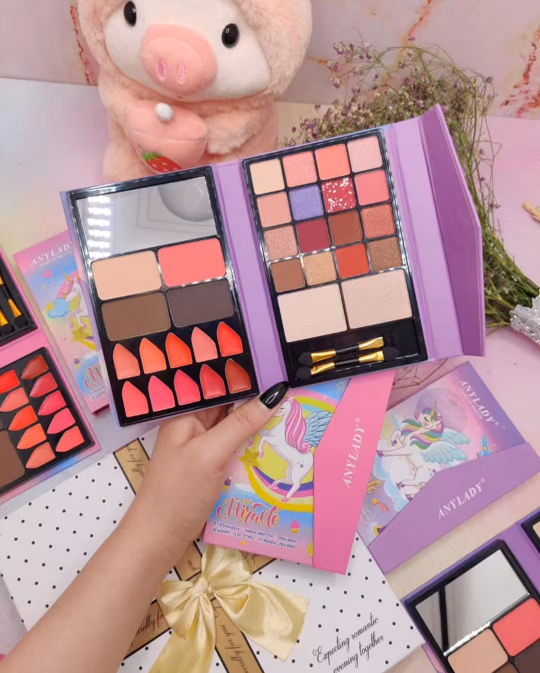 پالت سایه چند کاره آرایشی یونیکورن مدل کیفی مسافرتی  سایز بزرگ از برند Anylady مناسب سفر و داخل کیف و هدیه دادن