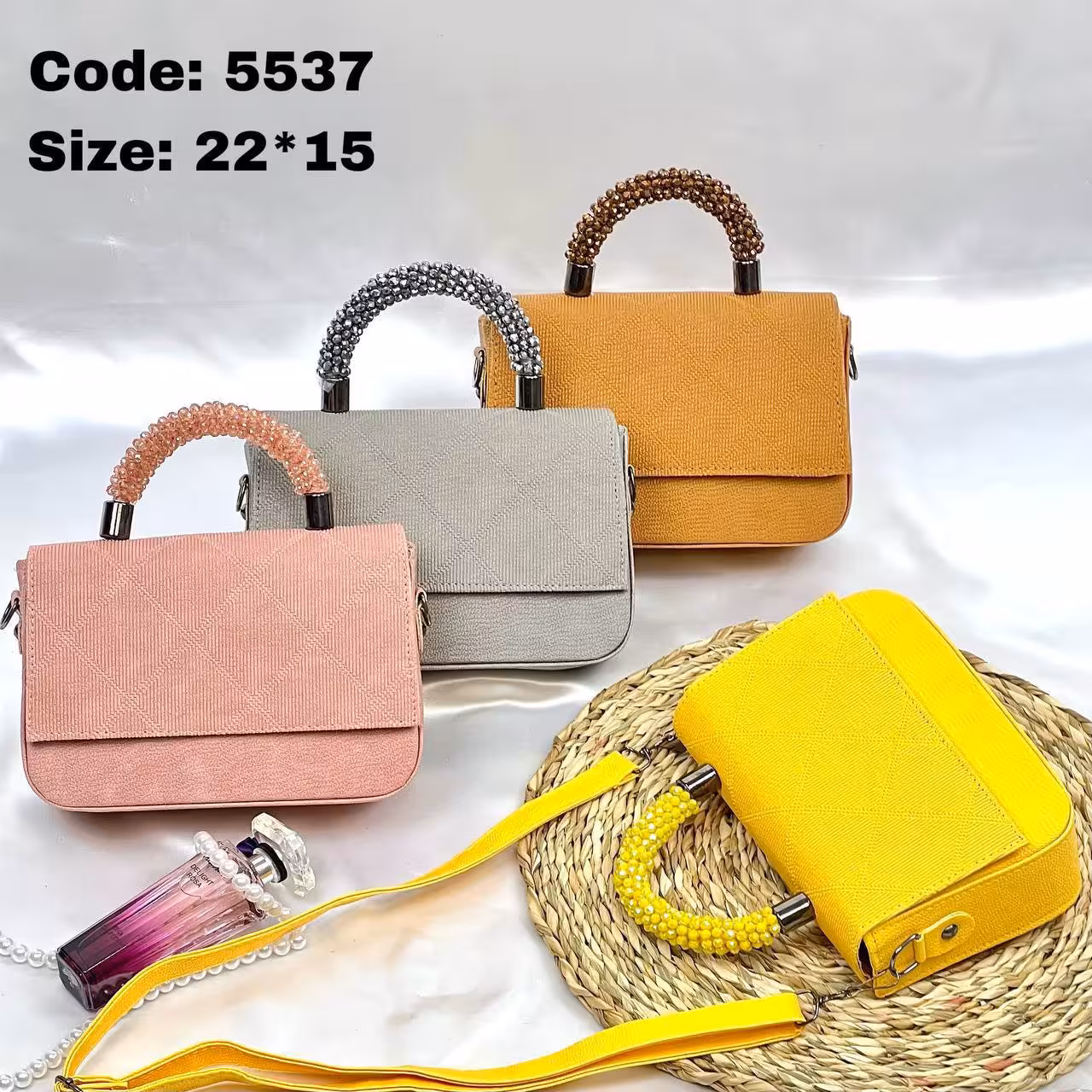 کیف دخترانه مدل پاسپورتی دستی سایز 15 در 22 کد 5537