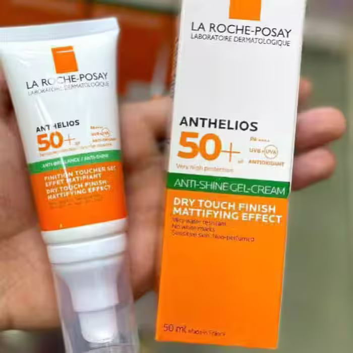 ضد آفتاب بی رنگ مخصوص پوست چرب و مستعد جوش لاروش پوزای 50 میل La Roche-Posay Anthelios XL Anti Shine Dry Touch Sunscreen Gel Cream SPF50