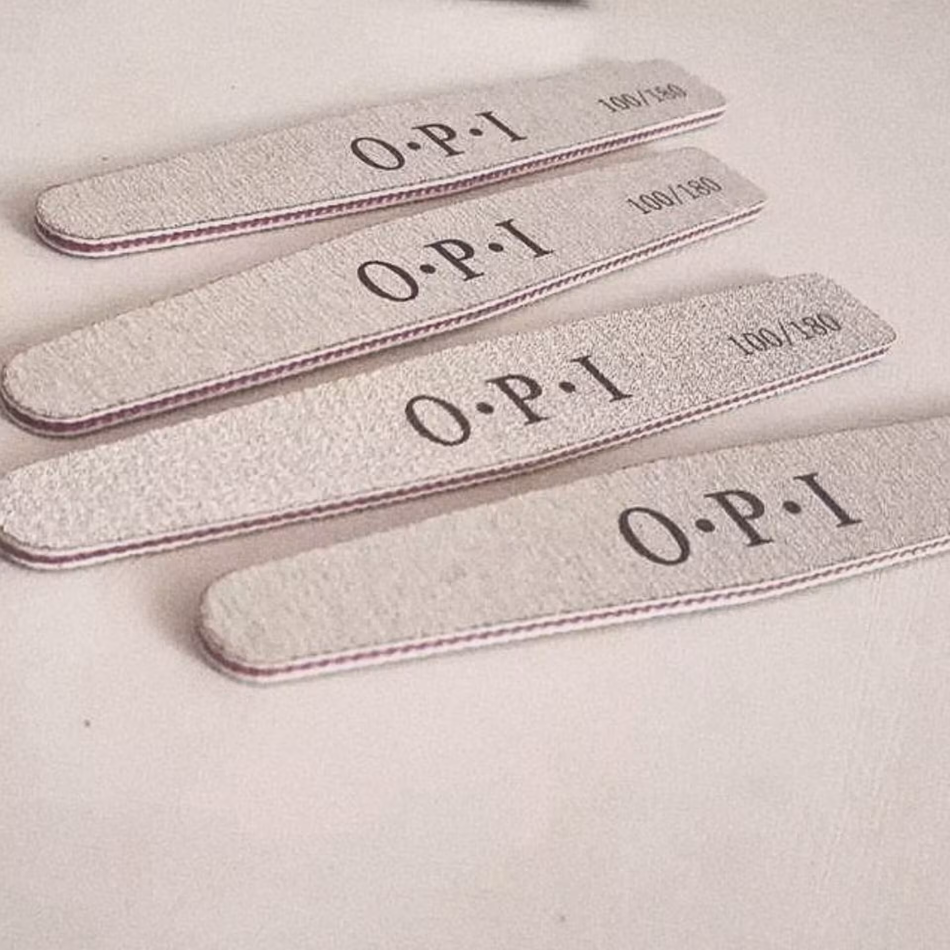 سوهان ناخن دستی دوطرفه مانیکور O.P.I او پی ای مدل 100.180