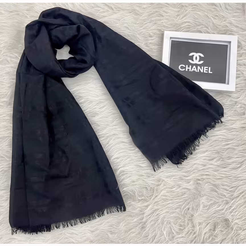 شال نخی تک رنگ مشکی