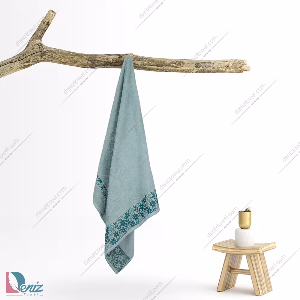 حوله حمامی طرح لاو رنگ بنتون