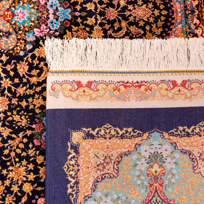 فرش ماشینی کد 360 طرح ترنجی زمینه سرمه ای