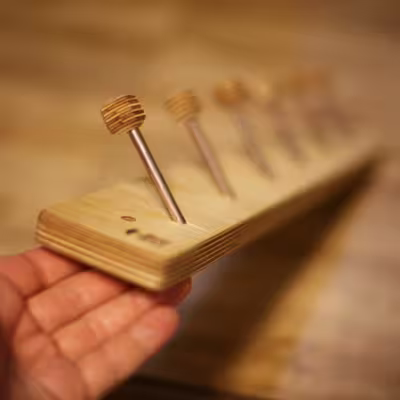 آویز لباس مدل ایکا