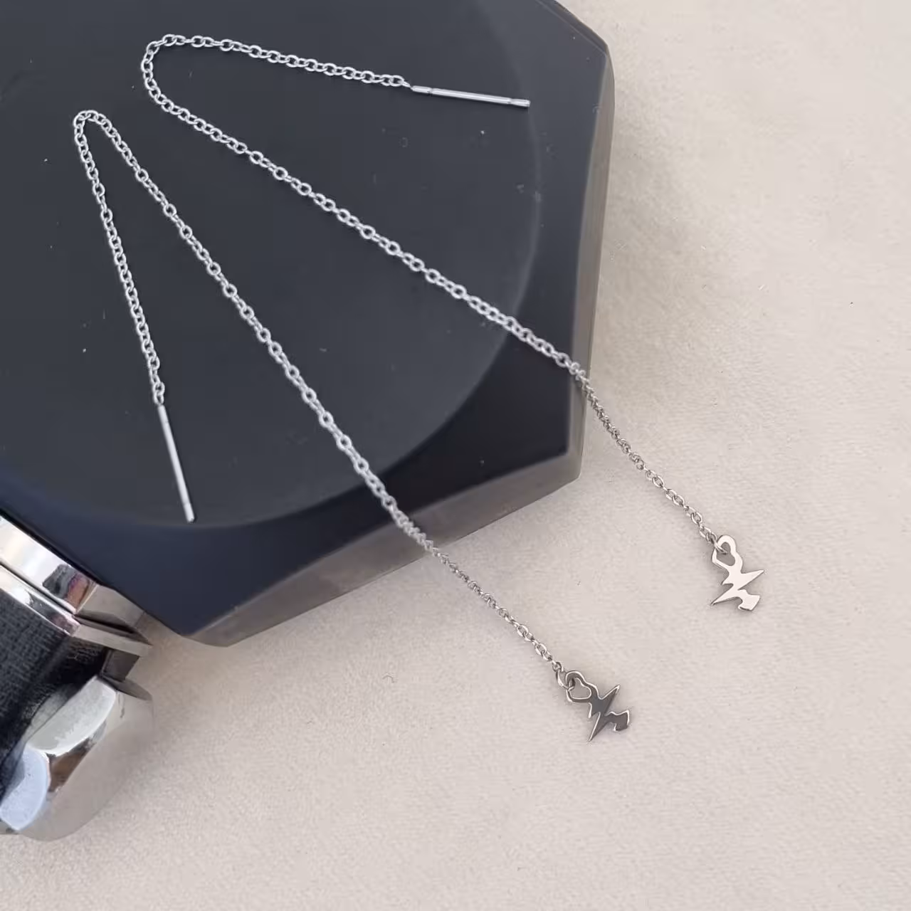 گوشواره بخیه یک لایل سفید _کد 1171