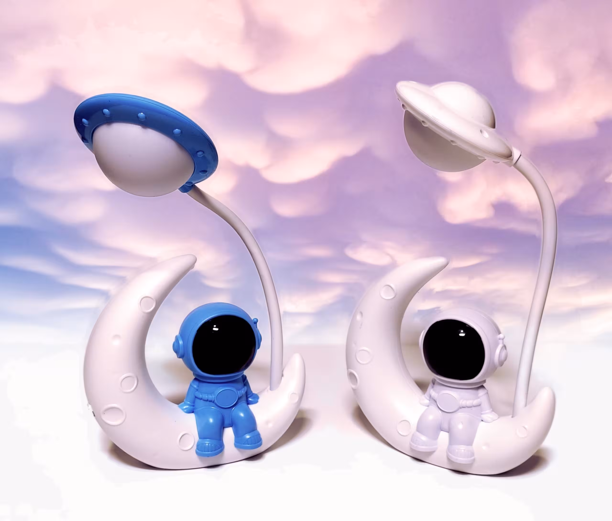 چراغ مطالعه ی مدل فضانورد ماه سوار کد 6617