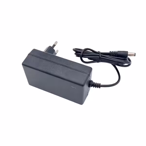 اداپتور 6 ولت 2 آمپر برند B.R.S با فیش استاندارد (دیواری)