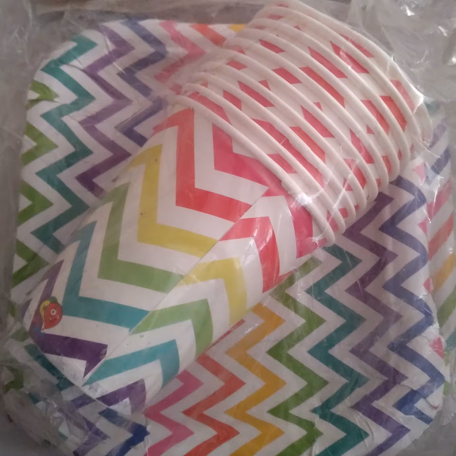 بشقاب و لیوان 12 عددی