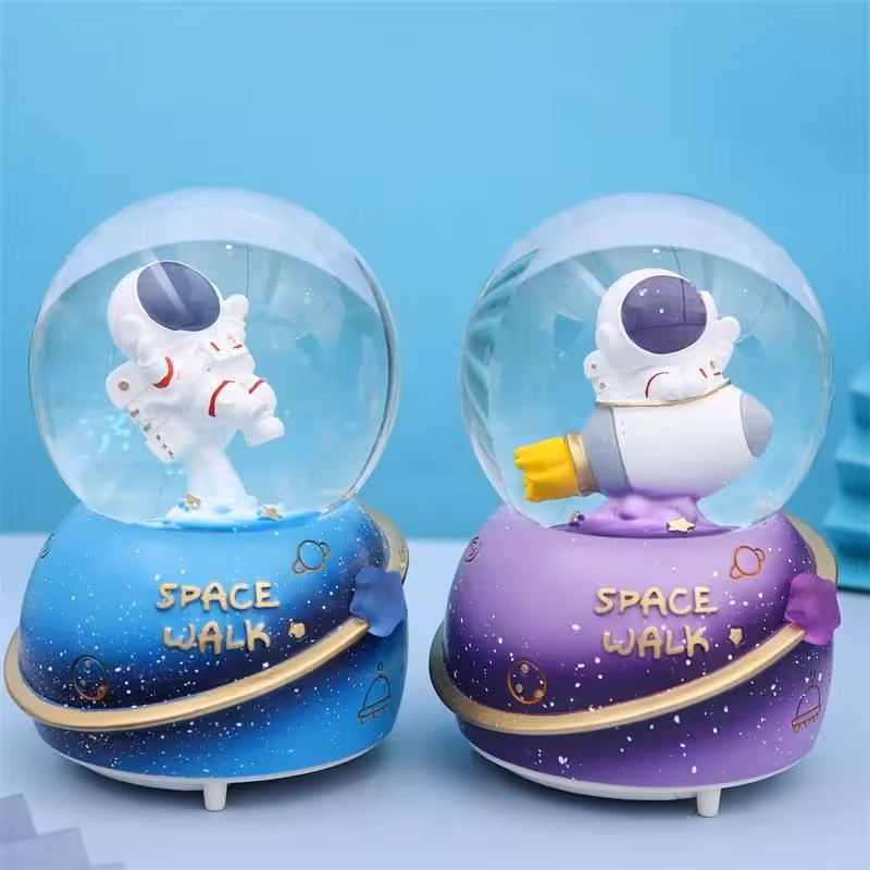 گوی موزیکال فضانورد مدل  پمپ برفی سایز بزرگ، Space Walk