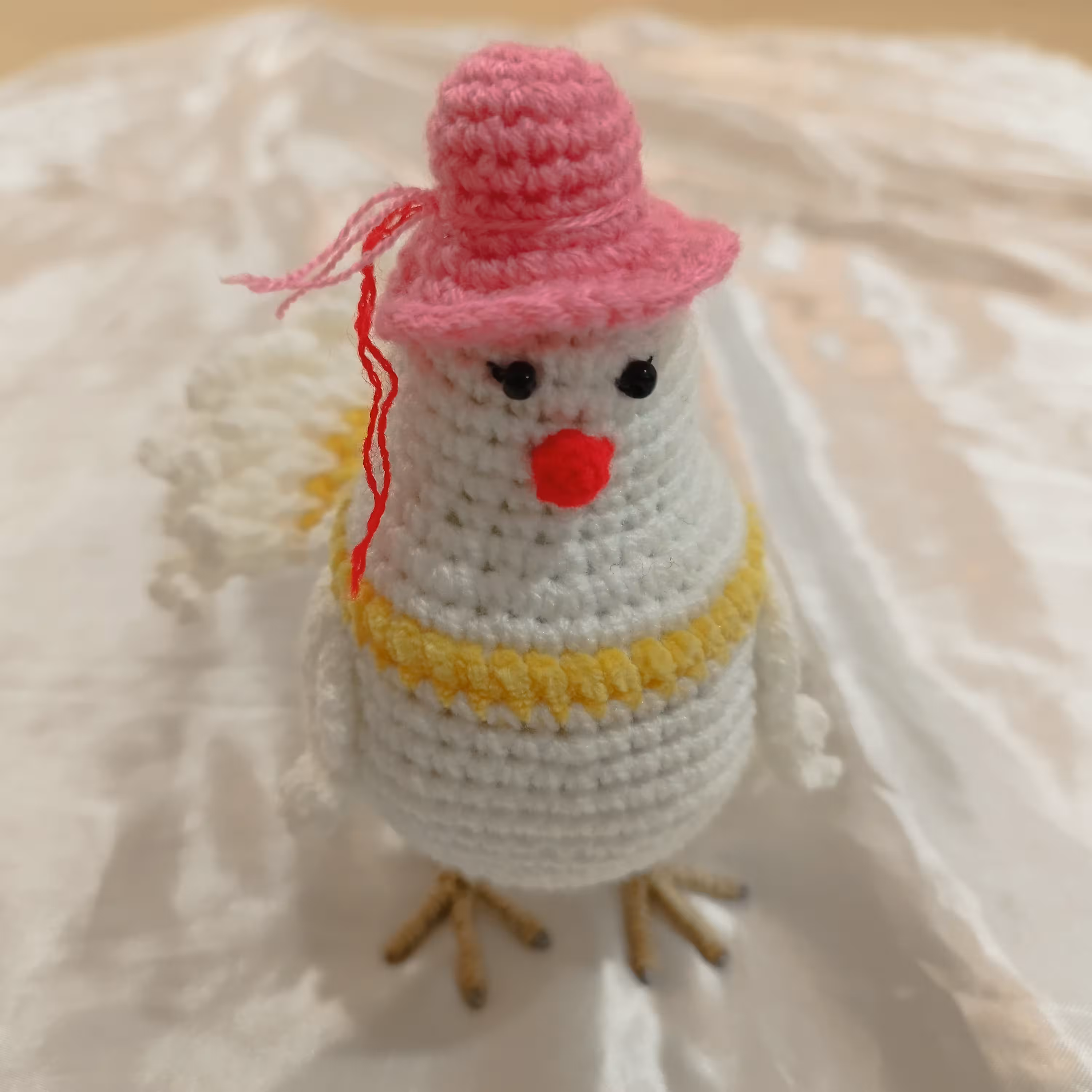 عروسک جوجه سفید بافتنی 