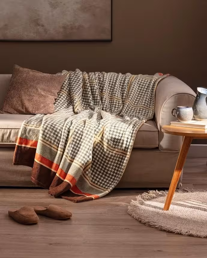 شال مبل مادام کوکو طرح Aimé