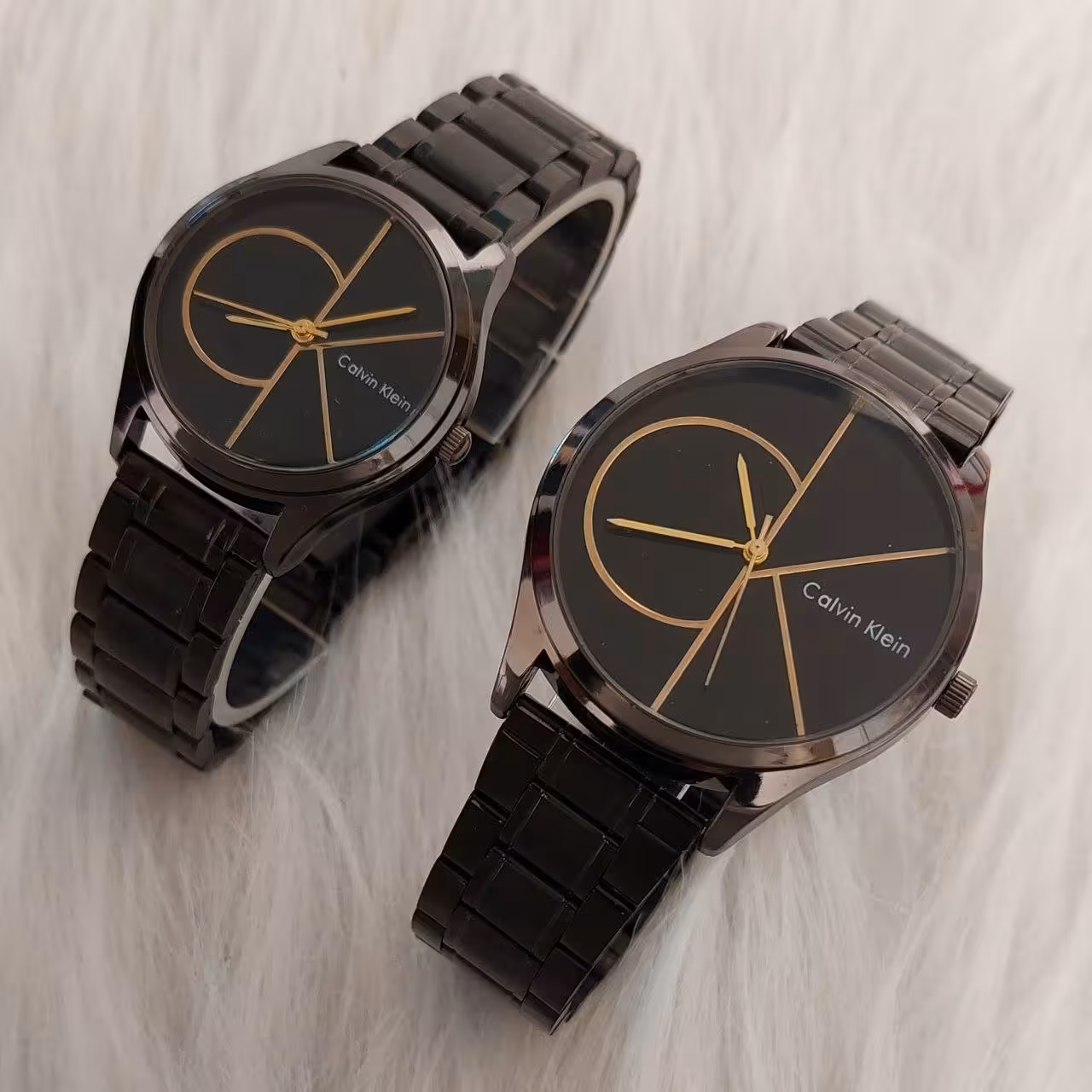 ست ساعت زنانه و مردانه مارک CK بنداستیل مشکی صفحه مشکی قاب مشکی
کیفیت عالی. شش ماه گارانتی موتور. در حد رنگ ثابت
