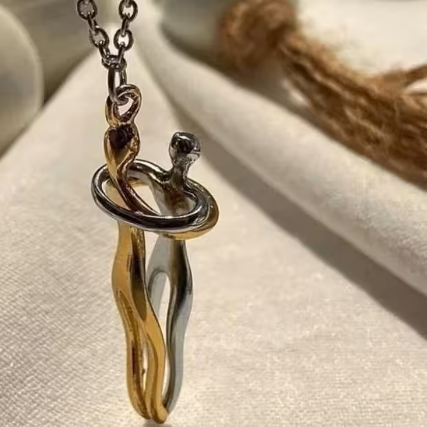 گردنبند  آغوش