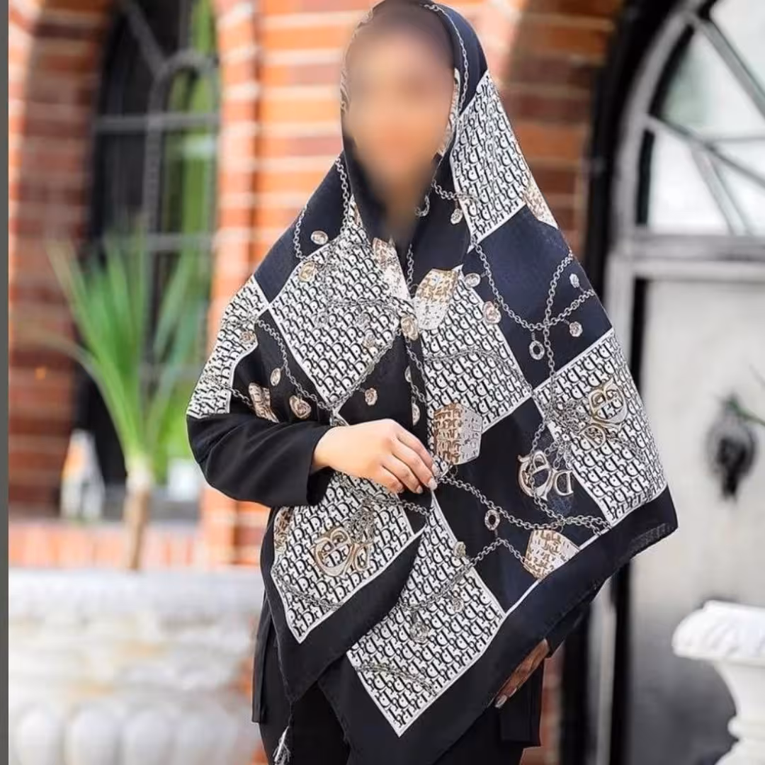روسری نخی منگوله دار                          